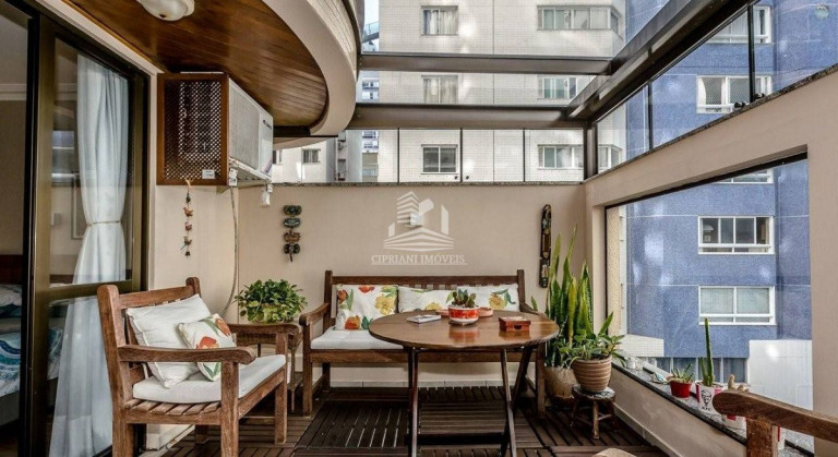 Imagem Apartamento com 3 Quartos à Venda,  em Centro - Balneário Camboriú