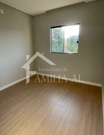 Casa com 3 Quartos à Venda, 135 m² em Iririú - Joinville