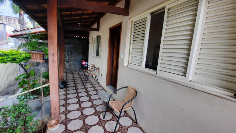 Imagem Casa com 3 Quartos à Venda, 236 m² em Barreiro - Belo Horizonte Imagem Casa com 3 Quartos à Venda, 236 m² em Barreiro - Belo Horizonte