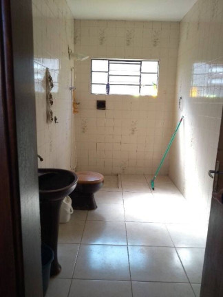 Imagem Casa com 3 Quartos à Venda, 200 m² em Vila São José - Taubaté
