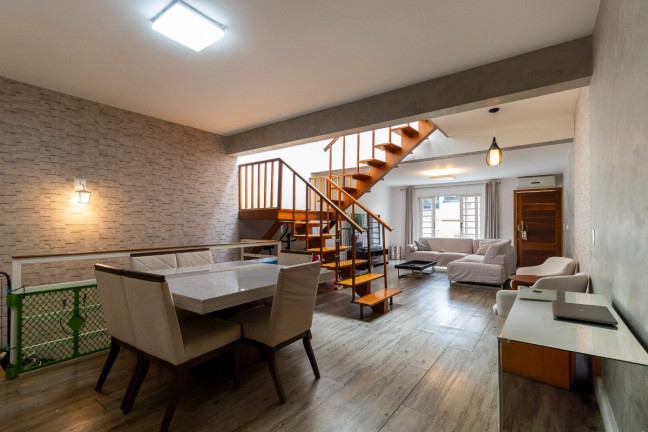 Imagem Casa com 3 Quartos à Venda, 243 m² em Vila Mariana - São Paulo Imagem Casa com 3 Quartos à Venda, 243 m² em Vila Mariana - São Paulo