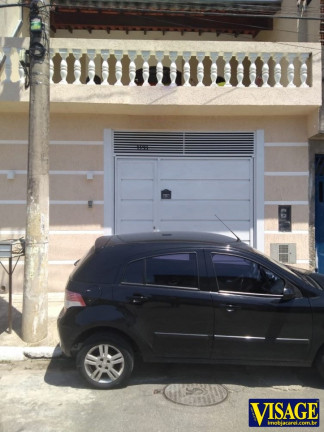 Sobrado com 3 Quartos à Venda,  em Jardim Varan - Suzano