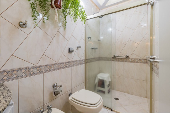 Imagem Casa com 3 Quartos à Venda, 212 m² em Jardim Sabará - Porto Alegre Imagem Casa com 3 Quartos à Venda, 212 m² em Jardim Sabará - Porto Alegre