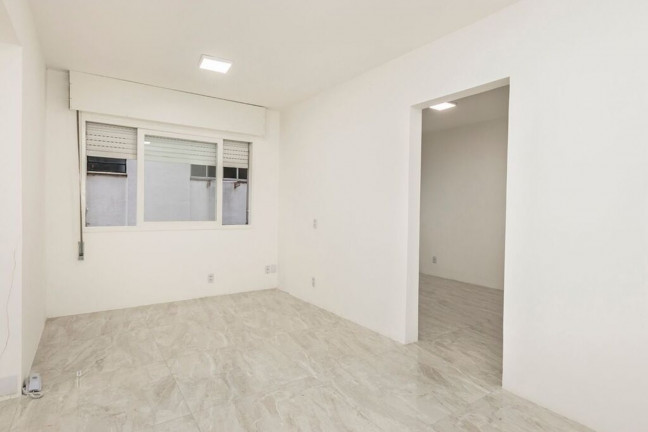 Imagem Imóvel com 1 Quarto à Venda, 39 m² em Centro Histórico - Porto Alegre Imagem Imóvel com 1 Quarto à Venda, 39 m² em Centro Histórico - Porto Alegre