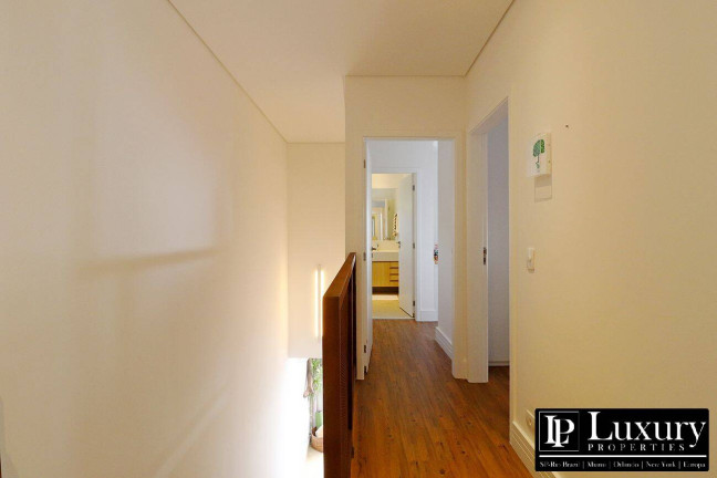 Imagem Casa com 3 Quartos à Venda, 250 m² em Vila Nova Conceição - São Paulo Imagem Casa com 3 Quartos à Venda, 250 m² em Vila Nova Conceição - São Paulo