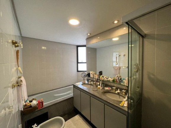 Imagem Imóvel com 4 Quartos à Venda, 220 m² em Itaim Bibi - São Paulo Imagem Imóvel com 4 Quartos à Venda, 220 m² em Itaim Bibi - São Paulo