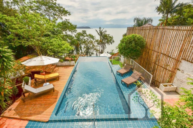 Imagem Casa com 5 Quartos à Venda, 500 m² em Sambaqui - Florianópolis Imagem Casa com 5 Quartos à Venda, 500 m² em Sambaqui - Florianópolis