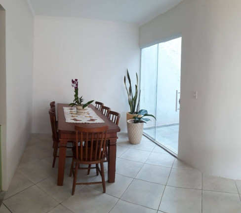 Imagem Casa com 3 Quartos à Venda, 250 m² em Jardim Itamarati - Botucatu