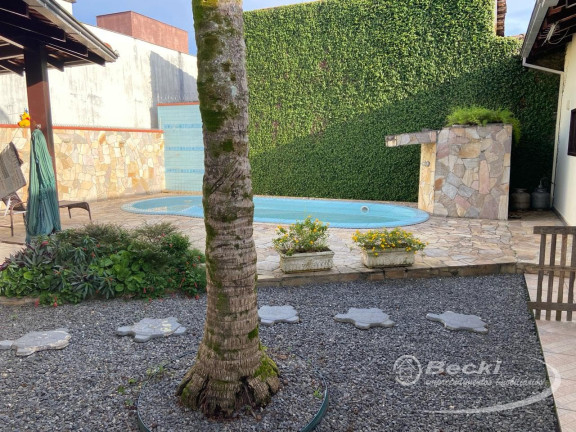 Imagem Casa com 2 Quartos à Venda, 171 m² em Floresta - Joinville Imagem Casa com 2 Quartos à Venda, 171 m² em Floresta - Joinville