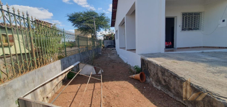 Imagem Casa com 4 Quartos à Venda, 527 m² em São João Batista (venda Nova) - Belo Horizonte Imagem Casa com 4 Quartos à Venda, 527 m² em São João Batista (venda Nova) - Belo Horizonte