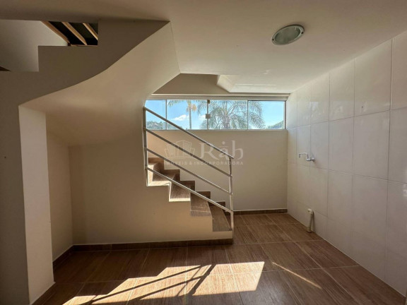 Imagem Sobrado com 3 Quartos à Venda, 145 m² em Ariribá - Balneário Camboriú