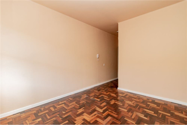 Imagem Imóvel com 2 Quartos à Venda,  em Passo Da Areia - Porto Alegre