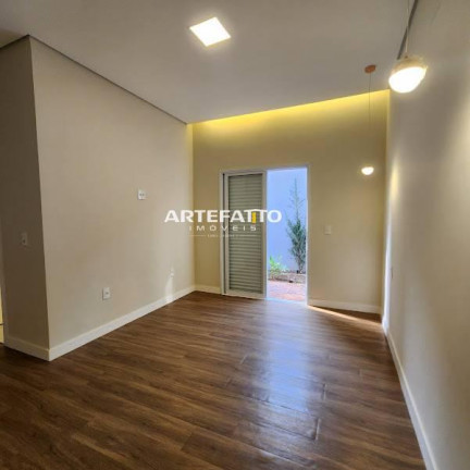 Imagem Casa com 4 Quartos à Venda, 244 m² Imagem Casa com 4 Quartos à Venda, 244 m²