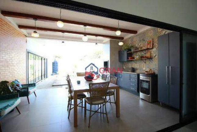 Imagem Casa com 4 Quartos à Venda, 233 m² em Butiatuvinha - Curitiba Imagem Casa com 4 Quartos à Venda, 233 m² em Butiatuvinha - Curitiba