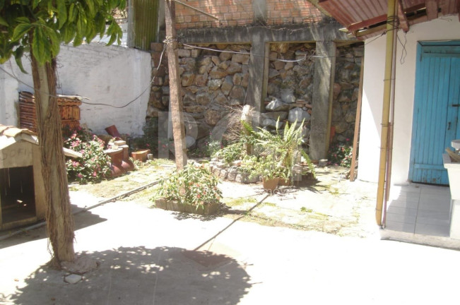 Imagem Casa com 2 Quartos à Venda, 326 m² em Vila Jardim - Porto Alegre Imagem Casa com 2 Quartos à Venda, 326 m² em Vila Jardim - Porto Alegre