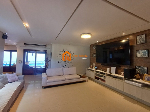 Casa com 4 Quartos à Venda, 996 m² em Centro - Eusébio