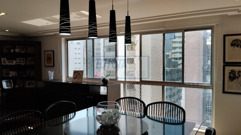 Apartamento com 3 Quartos à Venda, 137 m² em Cerqueira Cezar - São Paulo
