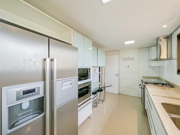 Imagem Apartamento com 3 Quartos à Venda, 172 m² em Moinhos De Vento - Porto Alegre Imagem Apartamento com 3 Quartos à Venda, 172 m² em Moinhos De Vento - Porto Alegre