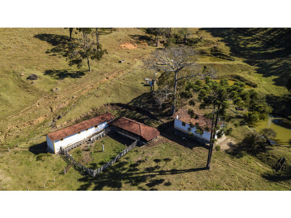 Imagem Imóvel com 5 Quartos à Venda, 1.500 m² em Ponte Nova - Extrema