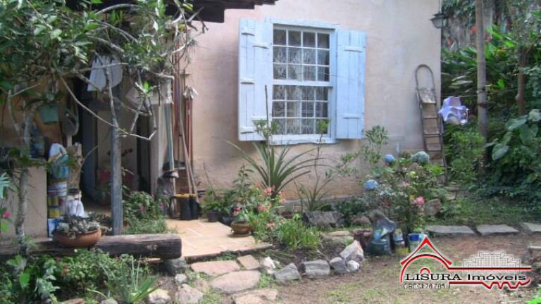 Imagem Casa com 3 Quartos à Venda, 1.127 m² em Centro - Santa Branca Imagem Casa com 3 Quartos à Venda, 1.127 m² em Centro - Santa Branca