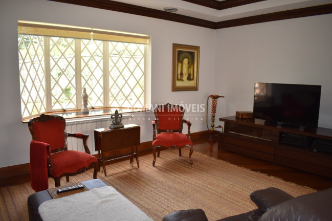 Imagem Casa com 4 Quartos à Venda, 656 m² em Região Do Alto Do Capivari - Campos Do Jordão