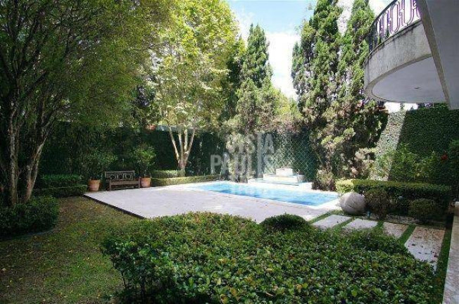Casa com 4 Quartos à Venda, 837 m² em Vila Nova Conceição - São Paulo