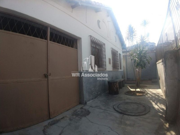 Imagem Casa com 3 Quartos à Venda, 234 m² Imagem Casa com 3 Quartos à Venda, 234 m²