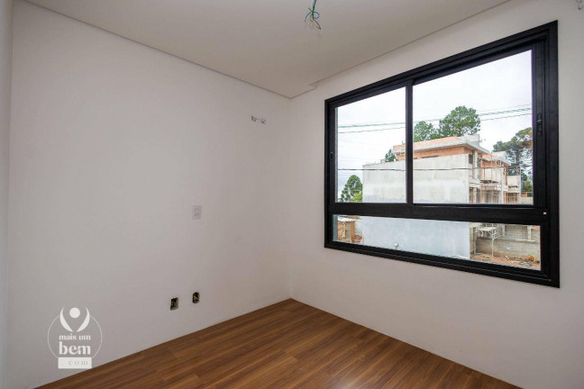 Imagem Sobrado com 3 Quartos à Venda, 112 m² em Santa Cândida - Curitiba