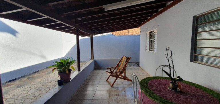 Imagem Casa com 2 Quartos à Venda, 220 m² em Jardim Do Lago - Limeira Imagem Casa com 2 Quartos à Venda, 220 m² em Jardim Do Lago - Limeira