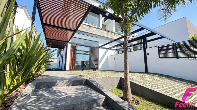 Imagem Casa com 3 Quartos à Venda, 163 m² em Campeche - Florianópolis Imagem Casa com 3 Quartos à Venda, 163 m² em Campeche - Florianópolis