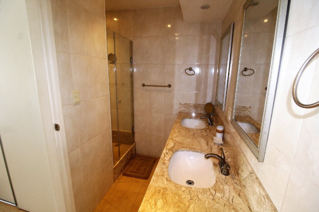 Imagem Apartamento com 3 Quartos à Venda, 110 m² em Leme - Rio De Janeiro Imagem Apartamento com 3 Quartos à Venda, 110 m² em Leme - Rio De Janeiro