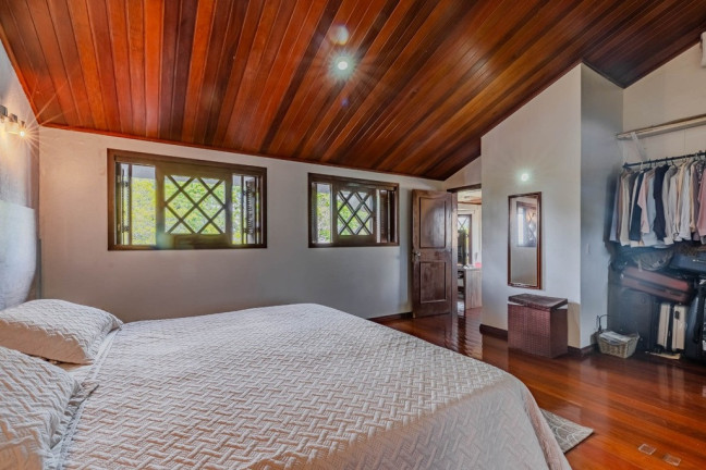Imagem Casa com 3 Quartos à Venda, 385 m² em Agronomia - Porto Alegre Imagem Casa com 3 Quartos à Venda, 385 m² em Agronomia - Porto Alegre