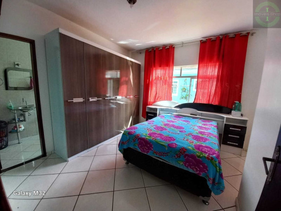 Imagem Casa com 4 Quartos à Venda, em Contorno - Ponta Grossa Imagem Casa com 4 Quartos à Venda, em Contorno - Ponta Grossa