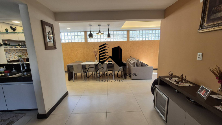 Imagem Casa com 5 Quartos à Venda, 240 m² em Ouro Preto - Belo Horizonte Imagem Casa com 5 Quartos à Venda, 240 m² em Ouro Preto - Belo Horizonte