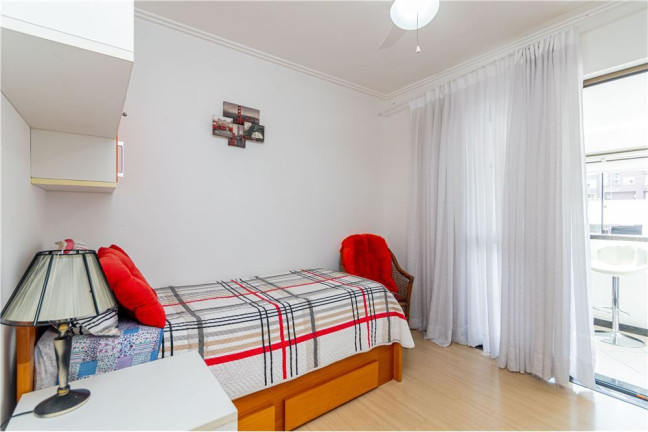 Imagem Imóvel com 3 Quartos à Venda, em Moinhos De Vento - Porto Alegre Imagem Imóvel com 3 Quartos à Venda, em Moinhos De Vento - Porto Alegre