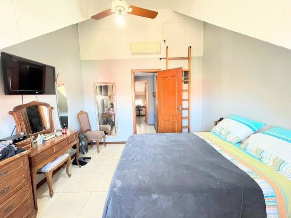 Imagem Casa com 4 Quartos à Venda, em Ipanema - Porto Alegre Imagem Casa com 4 Quartos à Venda, em Ipanema - Porto Alegre