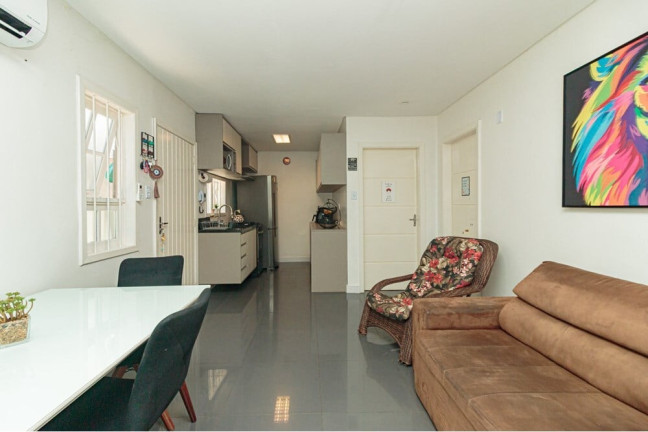 Imagem Casa com 3 Quartos à Venda, 170 m² em Passo Da Areia - Porto Alegre Imagem Casa com 3 Quartos à Venda, 170 m² em Passo Da Areia - Porto Alegre