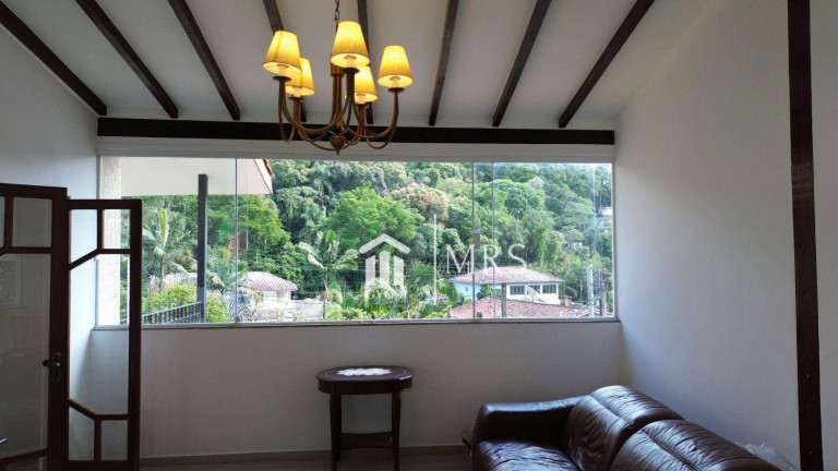 Imagem Imóvel com 3 Quartos à Venda, 190 m² em Alpes Da Cantareira - Mairiporã