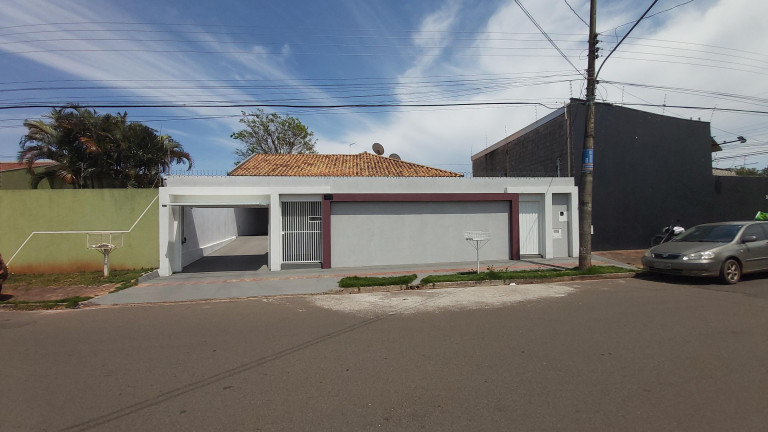 Imagem Casa com 3 Quartos à Venda, 224 m² em Jardim Tijuca - Campo Grande