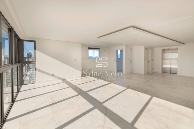 Imagem Apartamento com 4 Quartos à Venda, 167 m² em 2 Quadra Centro - Balneário Camboriú