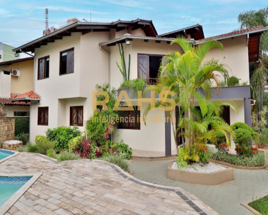 Imagem Casa com 6 Quartos à Venda, 400 m² em Costa E Silva - Joinville Imagem Casa com 6 Quartos à Venda, 400 m² em Costa E Silva - Joinville