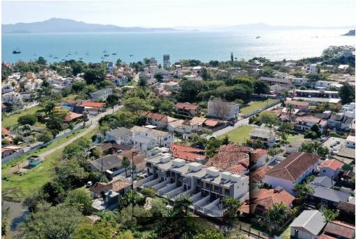 Imagem Casa com 3 Quartos à Venda, 140 m² em Cachoeira Do Bom Jesus - Florianópolis