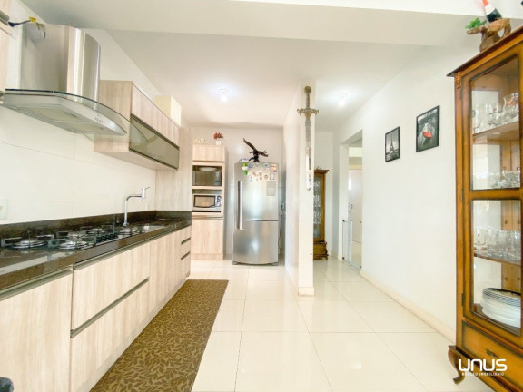 Imagem Cobertura com 3 Quartos à Venda, 363 m² em Kobrasol - São José