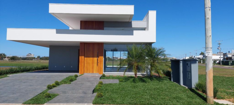 Casa com 3 Quartos à Venda, 194 m² em Centro - Torres