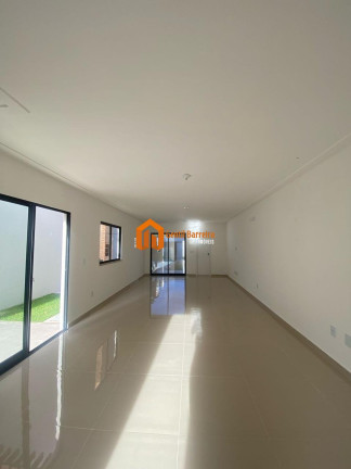 Imagem Casa com 3 Quartos à Venda, 123 m² em Edson Queiroz - Fortaleza Imagem Casa com 3 Quartos à Venda, 123 m² em Edson Queiroz - Fortaleza