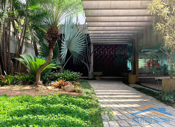 Sobrado com 4 Quartos à Venda, 686 m² em Jardim Das Bandeiras - São Paulo