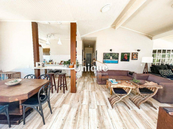 Imagem Casa com 3 Quartos à Venda, 180 m² em Ferradura - Armação Dos Búzios Imagem Casa com 3 Quartos à Venda, 180 m² em Ferradura - Armação Dos Búzios