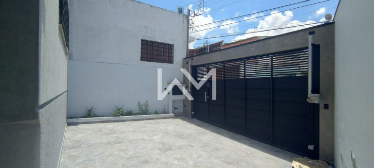 Sobrado com 4 Quartos à Venda, 220 m² em Jardim São Roberto - Guarulhos