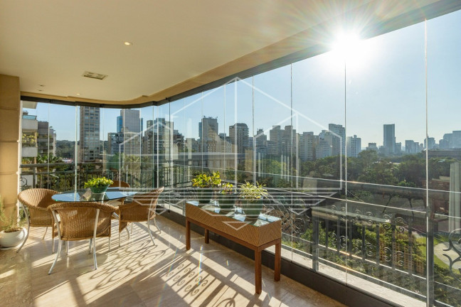 Apartamento com 3 Quartos à Venda,  em Jardim Europa - São Paulo