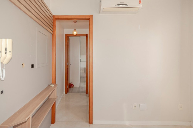 Imagem Apartamento com 1 Quarto à Venda, 31 m² em Menino Deus - Porto Alegre Imagem Apartamento com 1 Quarto à Venda, 31 m² em Menino Deus - Porto Alegre